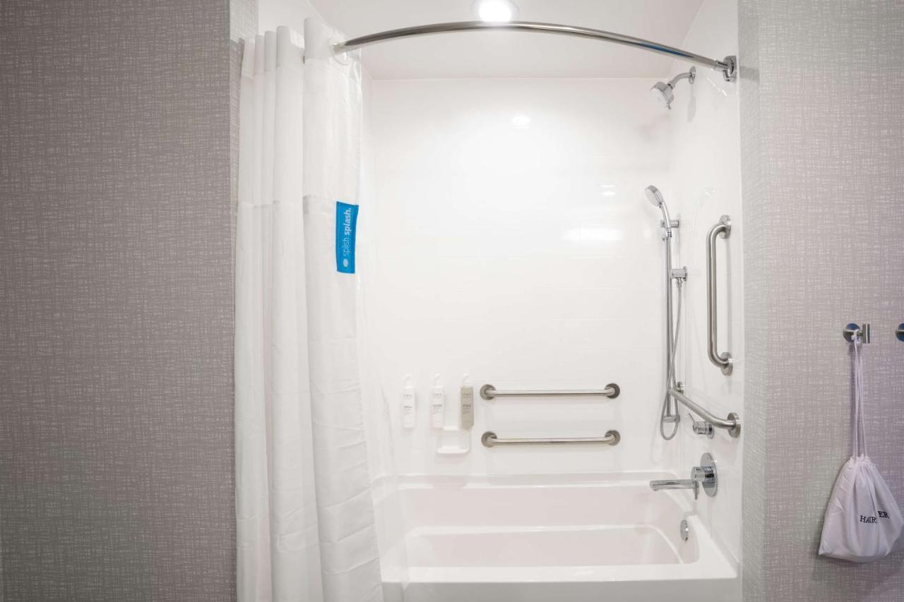 Hampton Inn By Hilton Huntley Chicago Buitenkant foto